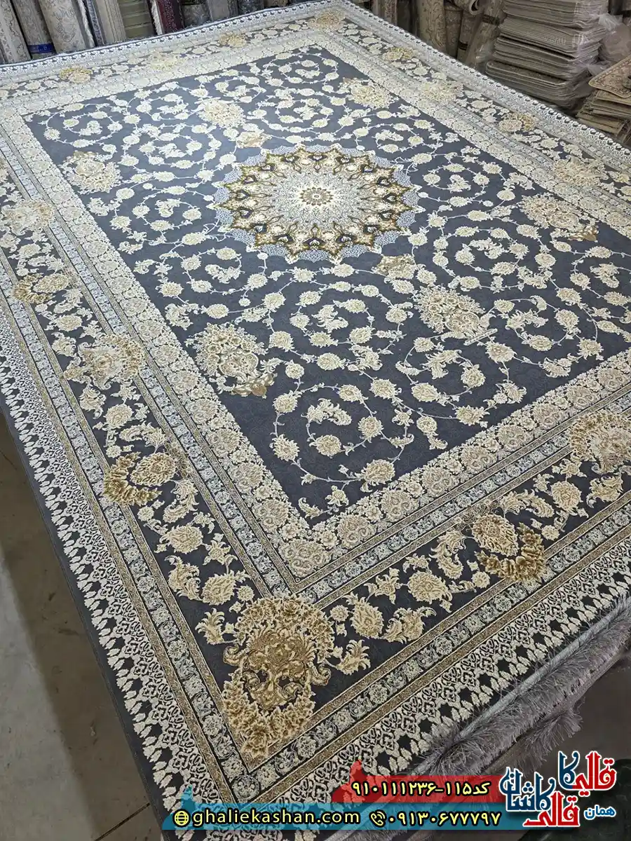 فرش طلاکوب 1200 شانه طرح پرستش رنگ طوسی دلفینی گل برجسته کاشان اصلی