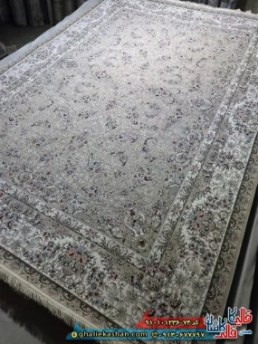 فرش کلاسیک 1200 شانه طرح افشان گلسار رنگ کرم صدفی کاشان