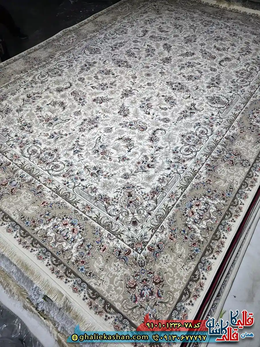 فرش کلاسیک 1200 شانه طرح افشان گلسار رنگ کرم کاشان اصلی