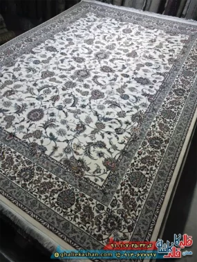 فرش کلاسیک 700 شانه طرح افشان دیبا رنگ کرم سفید کاشان