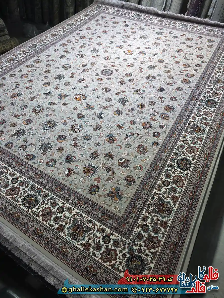 فرش کلاسیک 700 شانه طرح افشان گلریز رنگ طوسی نقره ای کاشان اصلی فرش کلاسیک 700 شانه طرح افشان گلریز رنگ طوسی نقره ای کاشان اصلی