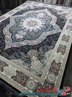 فرش کلاسیک 700 شانه طرح کارینا رنگ سرمه ای مشکی کاشان
