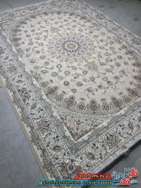 فرش کلاسیک 1200 شانه طرح اصفهان شاه پسند رنگ کرم صدفی کاشان