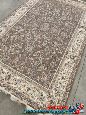 فرش کلاسیک 1200 شانه طرح افشان آتیلا رنگ قهوه ای نسکافه ای کاشان