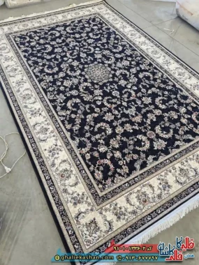 فرش ‌کلاسیک ‌1200 ‌شانه ‌طرح ‌افشان ‌شهریار ‌رنگ ‌سرمه ‌ای ‌کاشان