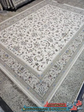 فرش کلاسیک 1500 شانه طرح افشان نگار رنگ کرم سفید گل برجسته کاشان