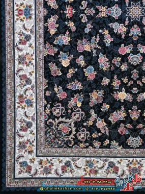 فرش کلاسیک 700 شانه طرح افشان گیلدا رنگ سرمه ای کاشان حاشیه