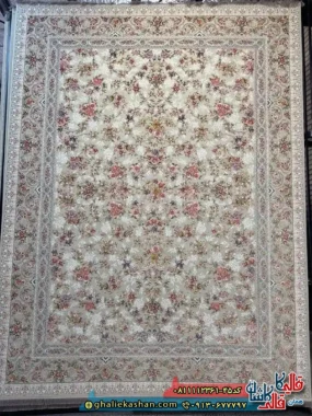 فرش کلاسیک 1200 شانه طرح افشان بهشت رنگ طوسی نقره ای گل برجسته کاشان