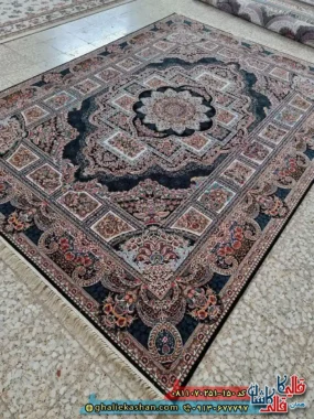 فرش کلاسیک 700 شانه خشتی طرح حوض نقره رنگ سرمه ای مشکی کاشان
