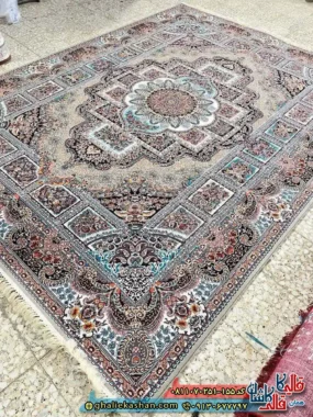 فرش کلاسیک 700 شانه خشتی طرح حوض نقره رنگ طوسی فیلی کاشان