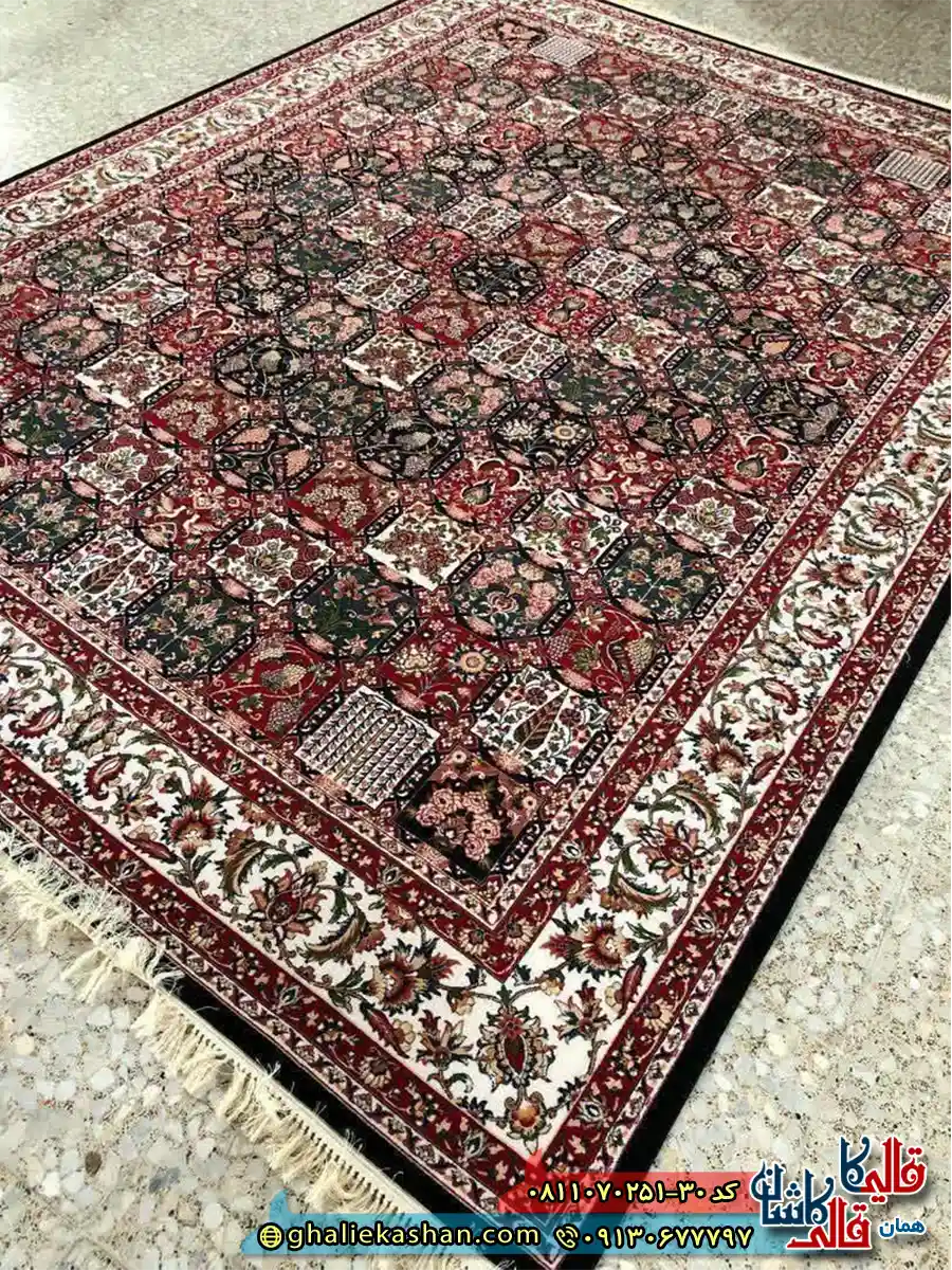 فرش کلاسیک سنتی 700 شانه خشتی طرح قشقایی رنگ سرمه ای قرمز کاشان اصلی