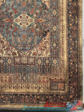 فرش کلاسیک 700 شانه طرح ترکان رنگ کرم آبی کاشان حاشیه
