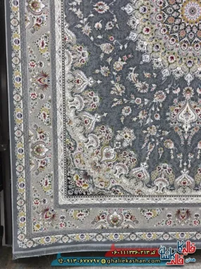 فرش 1200 شانه طرح بردیا رنگ طوسی دودی گل برجسته کاشان حاشیه